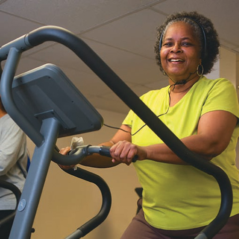 Arnetta Philson | knee Replacement Patient | Holy Cross Health